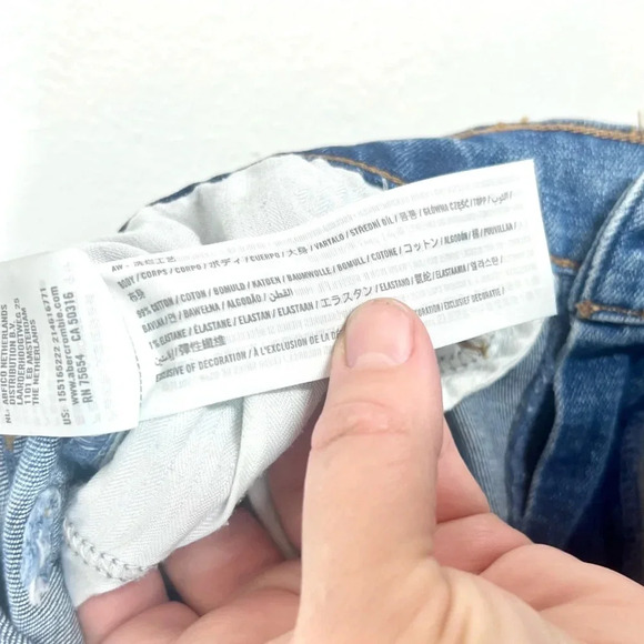 Abercrombie & Fitch The‎ 90’s Slim Straight Ultra High Rise Raw Hem Jean - Picture 7 of 7